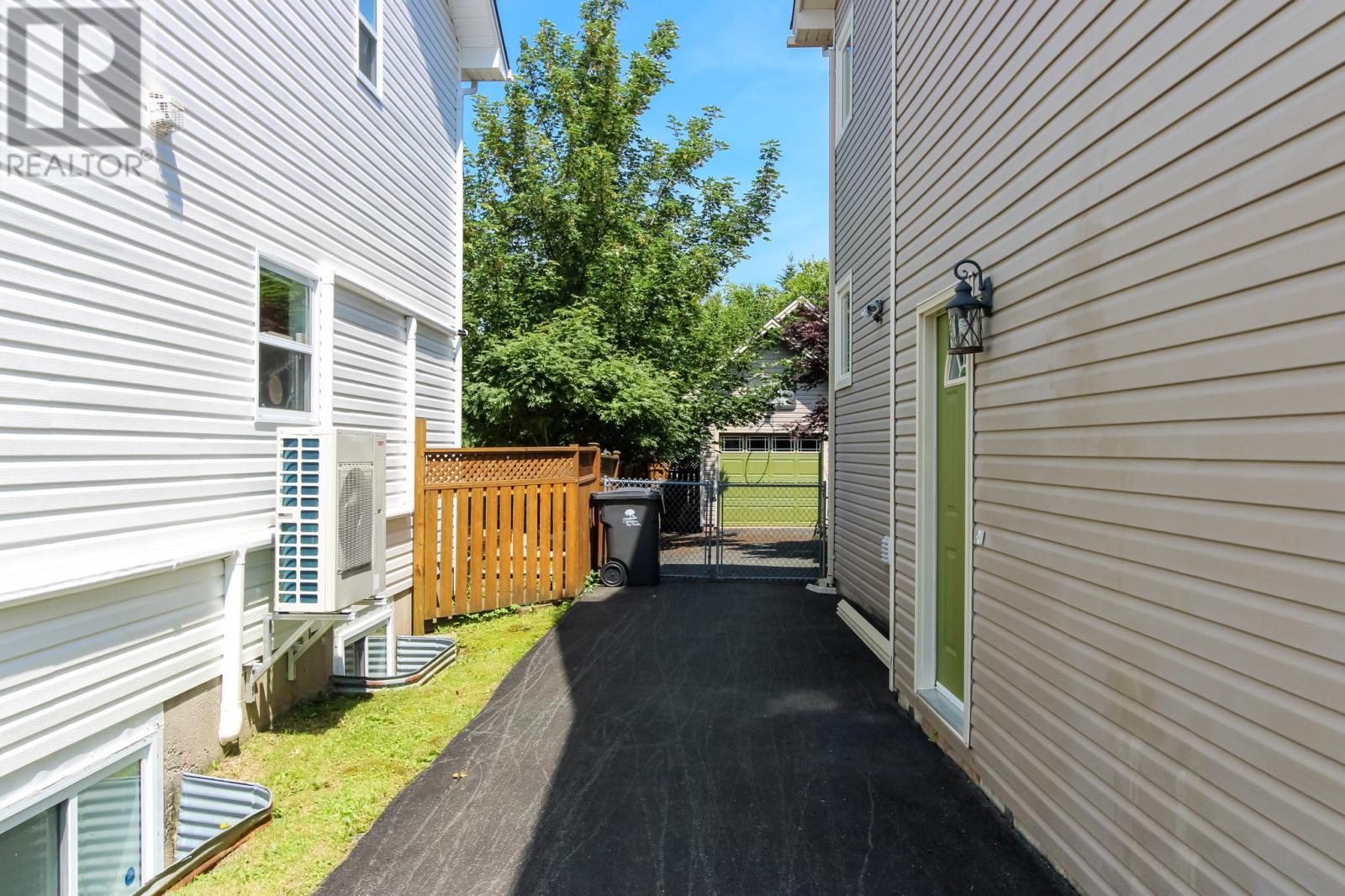 Property at 4 Sailview Place image 2