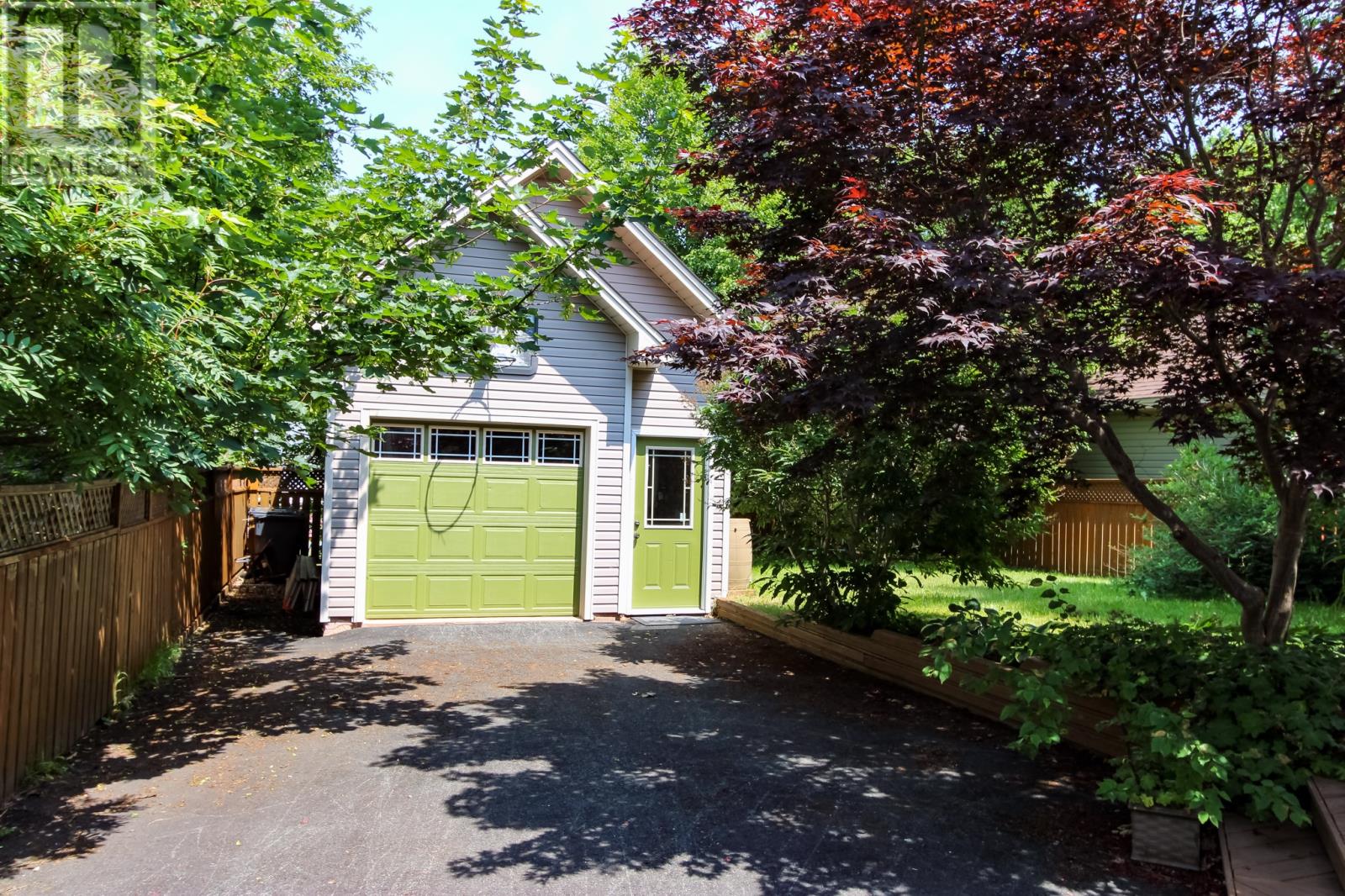 Property at 4 Sailview Place image 3
