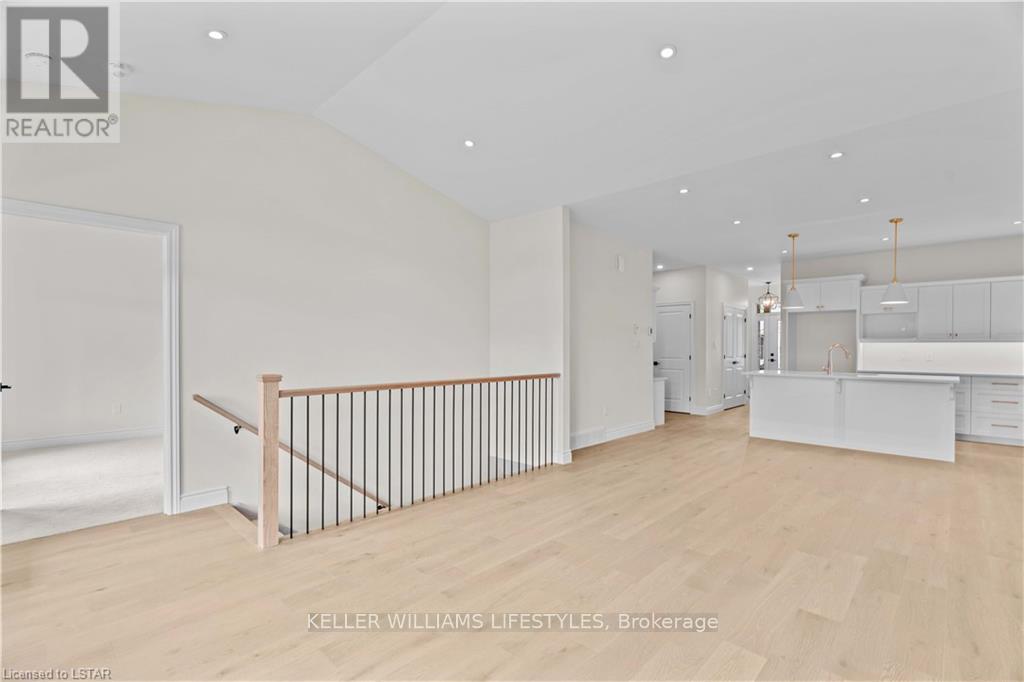 110 Leneve Street, Lambton Shores, Ontario  N0N 1J0 - Photo 16 - X12287706