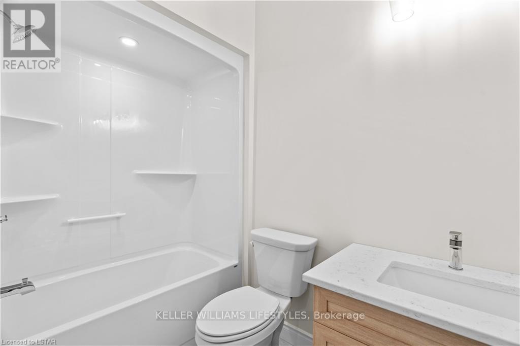 110 Leneve Street, Lambton Shores, Ontario  N0N 1J0 - Photo 20 - X12287706