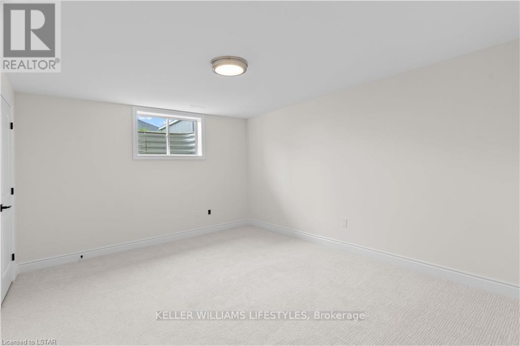 110 Leneve Street, Lambton Shores, Ontario  N0N 1J0 - Photo 21 - X12287706