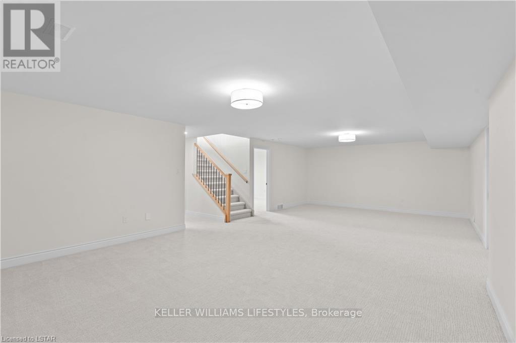 110 Leneve Street, Lambton Shores, Ontario  N0N 1J0 - Photo 22 - X12287706