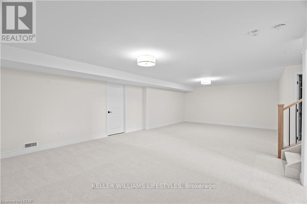 110 Leneve Street, Lambton Shores, Ontario  N0N 1J0 - Photo 24 - X12287706