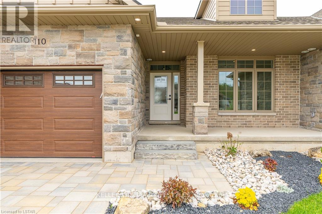 110 Leneve Street, Lambton Shores, Ontario  N0N 1J0 - Photo 3 - X12287706