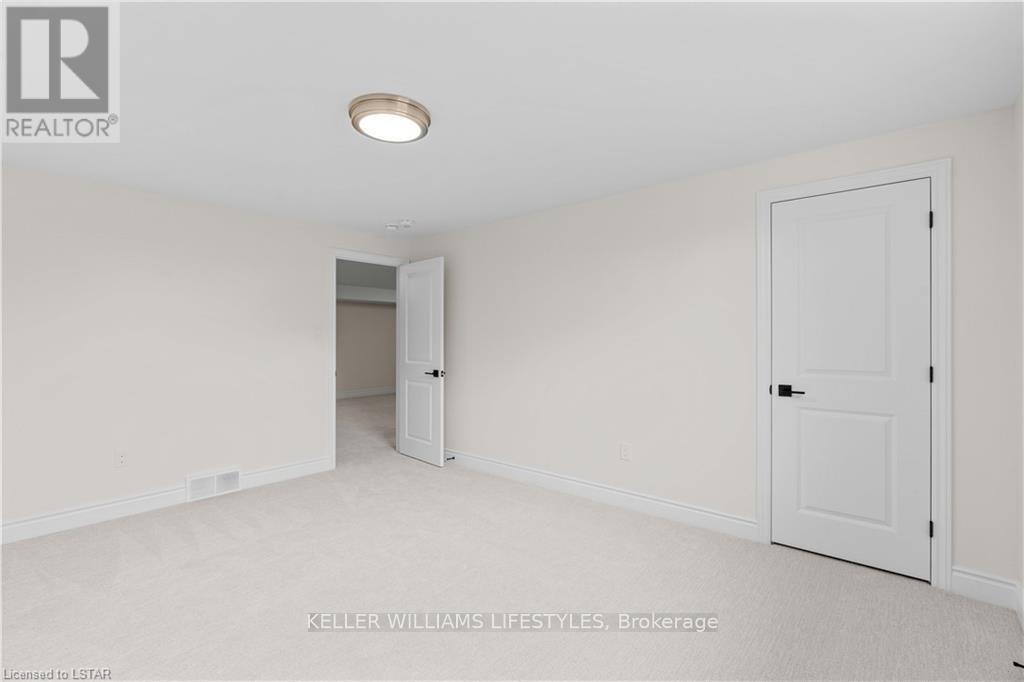 110 Leneve Street, Lambton Shores, Ontario  N0N 1J0 - Photo 31 - X12287706