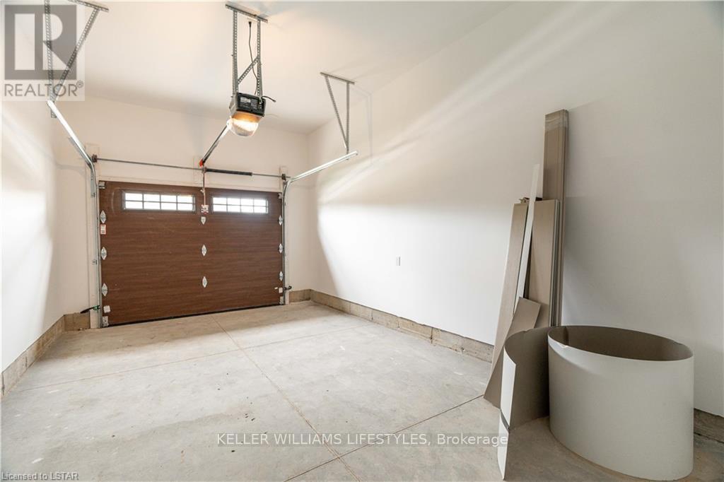 110 Leneve Street, Lambton Shores, Ontario  N0N 1J0 - Photo 36 - X12287706