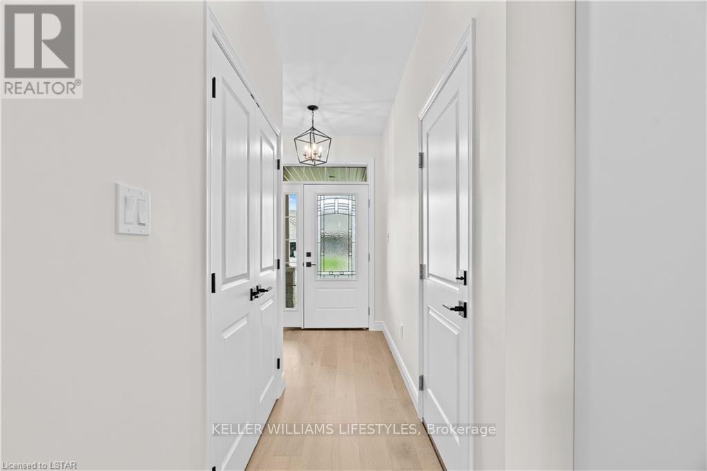 110 Leneve Street, Lambton Shores, Ontario  N0N 1J0 - Photo 4 - X12287706