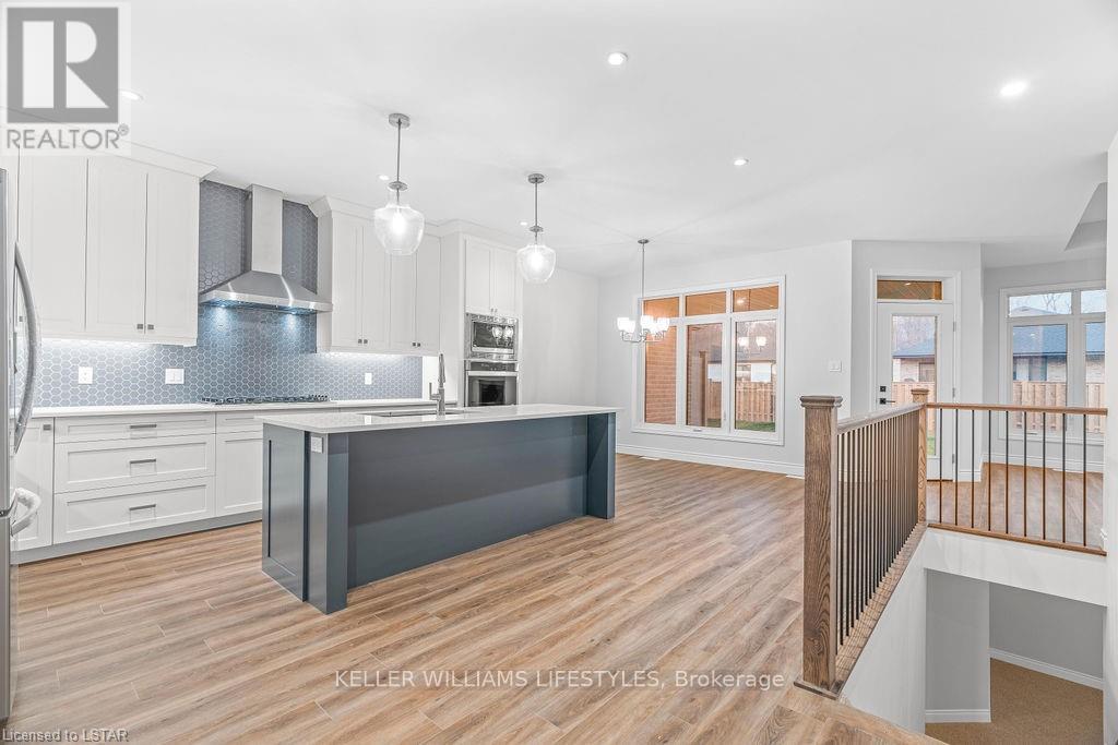 108 Leneve Street, Lambton Shores, Ontario  N0N 1J0 - Photo 11 - X12287707