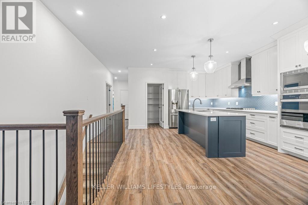 108 Leneve Street, Lambton Shores, Ontario  N0N 1J0 - Photo 14 - X12287707