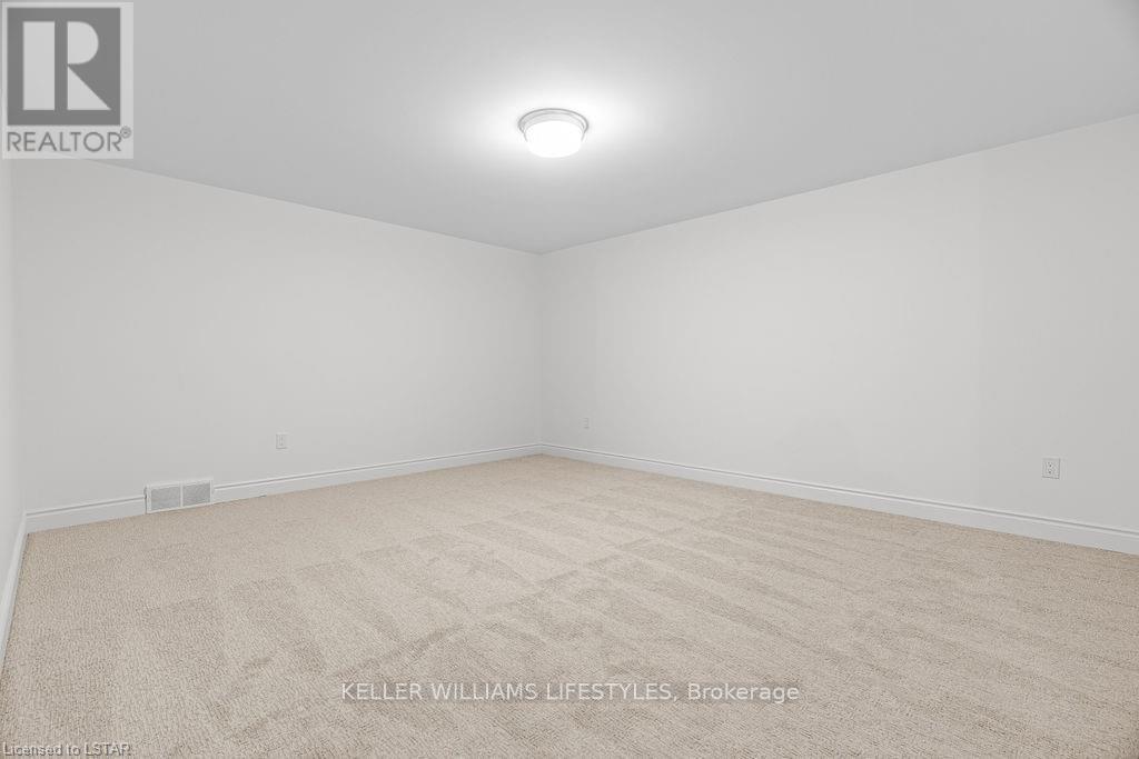 108 Leneve Street, Lambton Shores, Ontario  N0N 1J0 - Photo 28 - X12287707