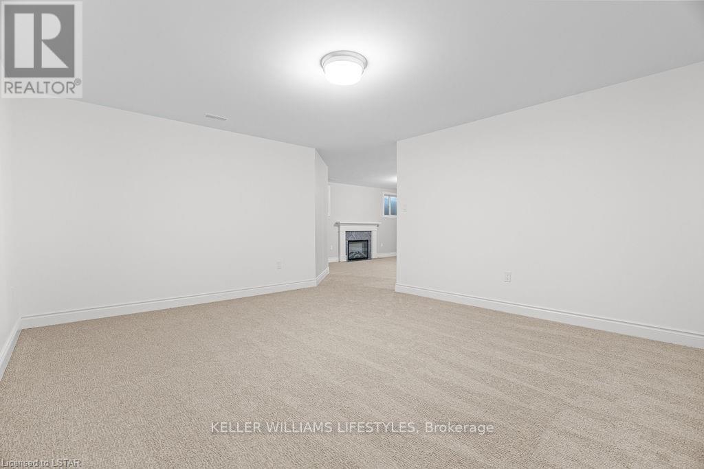 112 Leneve Street, Lambton Shores, Ontario  N0N 1J0 - Photo 29 - X12287709