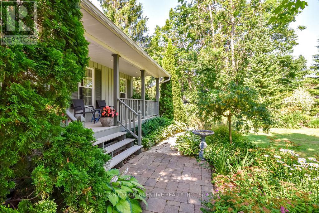 Property at 33 ALPINE WAY image 5