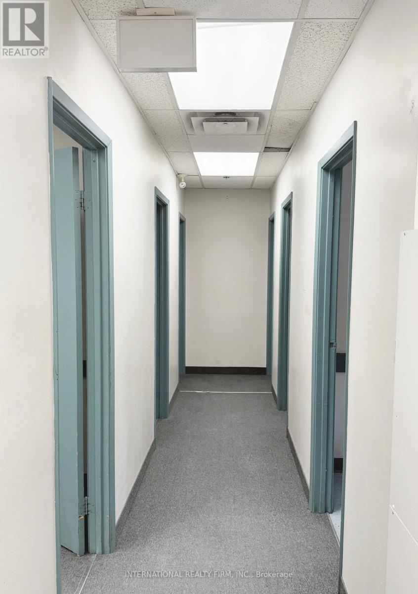 207 - 1635 Lawrence Avenue W, Toronto, Ontario  M6L 3C9 - Photo 6 - W12287549