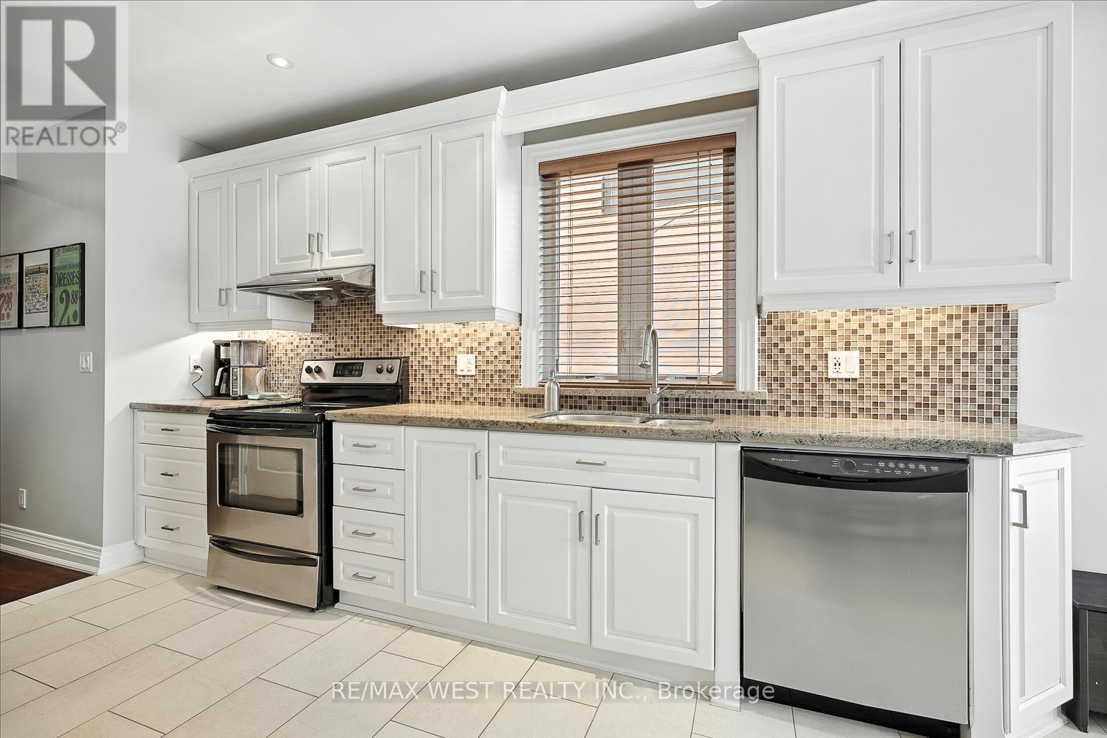 165 Caledonia Road, Toronto, Ontario  M6E 4S8 - Photo 16 - W12287614