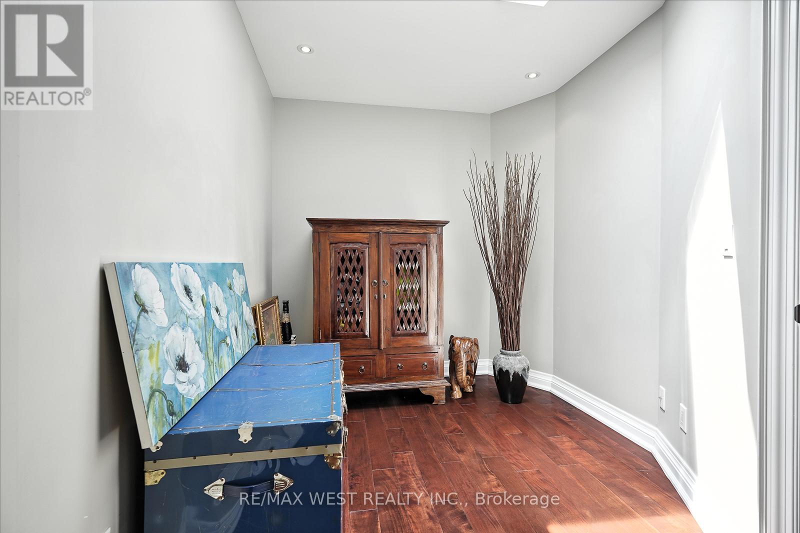 165 Caledonia Road, Toronto, Ontario  M6E 4S8 - Photo 29 - W12287614