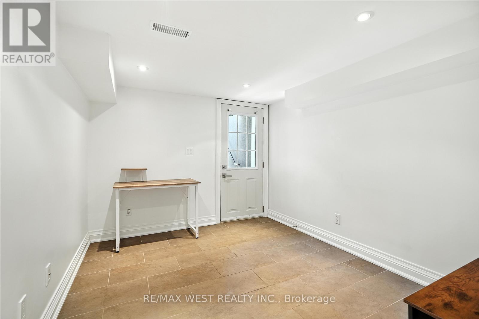 165 Caledonia Road, Toronto, Ontario  M6E 4S8 - Photo 39 - W12287614