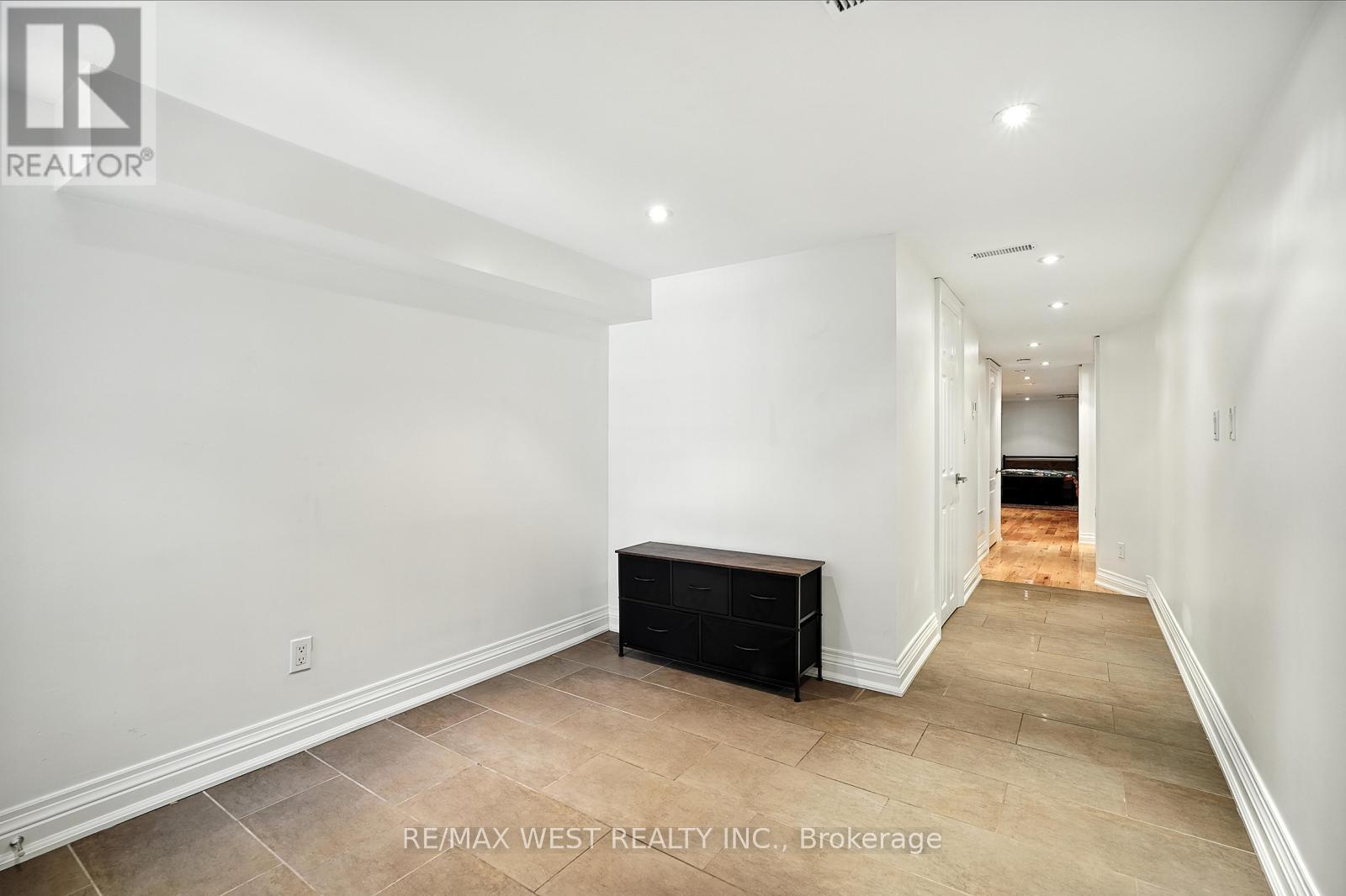 165 Caledonia Road, Toronto, Ontario  M6E 4S8 - Photo 40 - W12287614