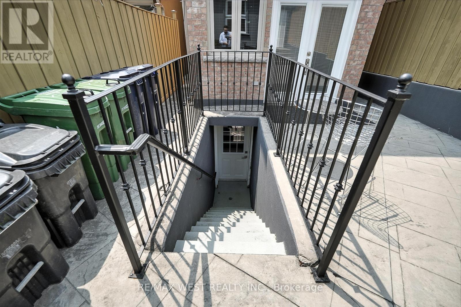 165 Caledonia Road, Toronto, Ontario  M6E 4S8 - Photo 44 - W12287614