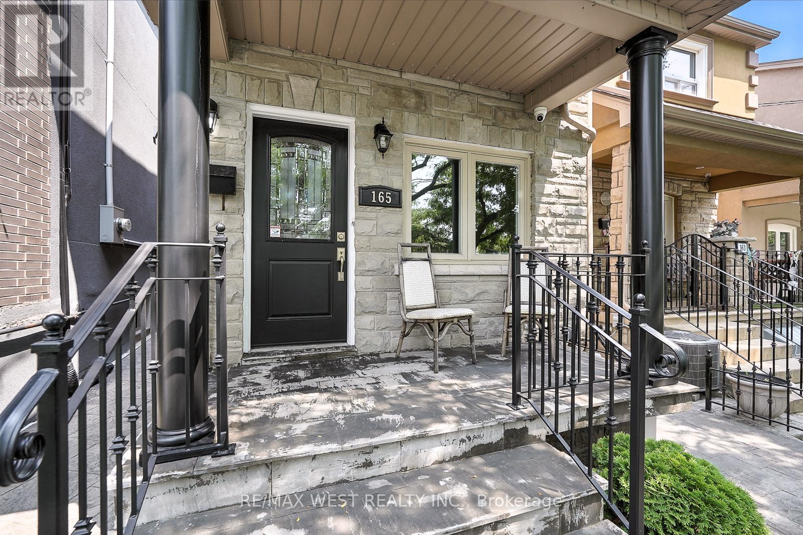 165 Caledonia Road, Toronto, Ontario  M6E 4S8 - Photo 5 - W12287614