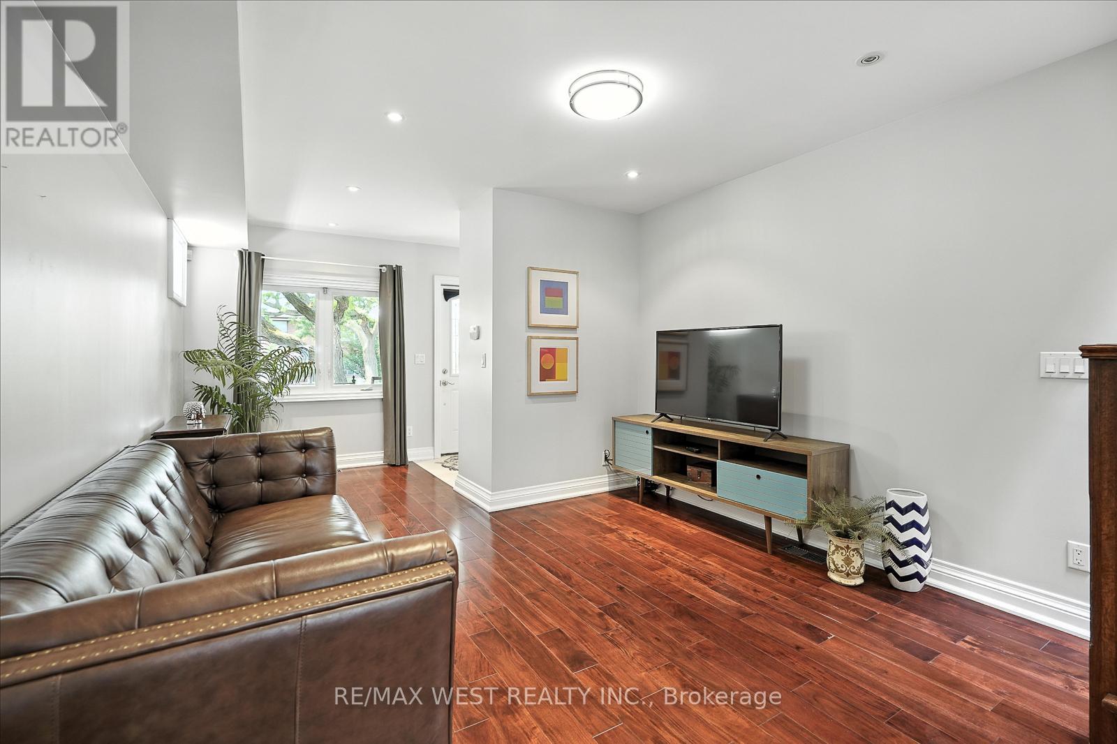 165 Caledonia Road, Toronto, Ontario  M6E 4S8 - Photo 9 - W12287614