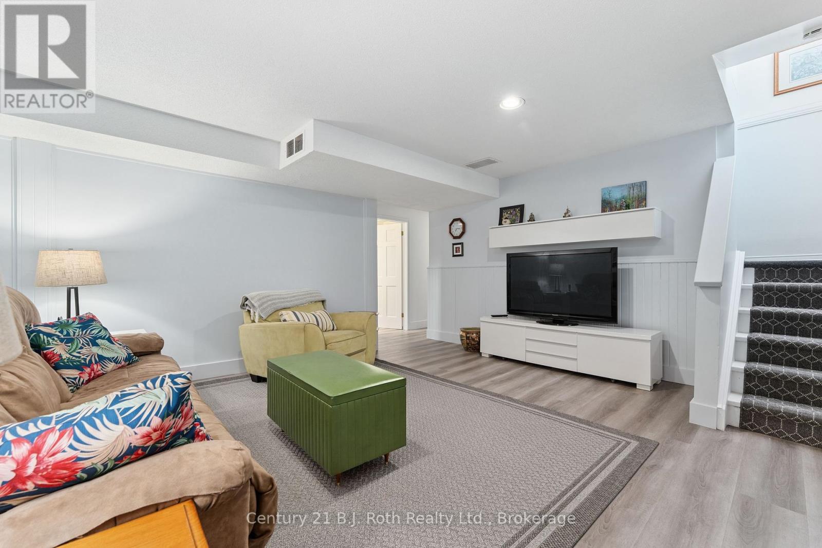 8 Agnes Street, Oro-Medonte, Ontario  L0K 1N0 - Photo 22 - S12287697