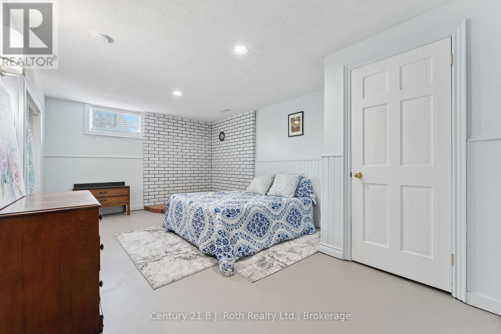8 Agnes Street, Oro-Medonte, Ontario  L0K 1N0 - Photo 25 - S12287697