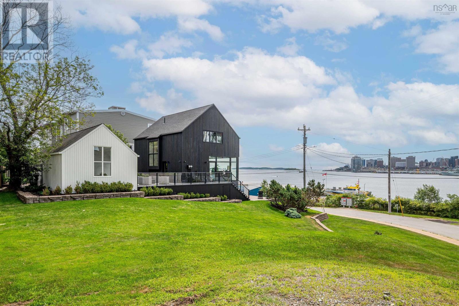 90 Shore Road, Dartmouth, Nova Scotia  B4A 1A4 - Photo 1 - 202514704