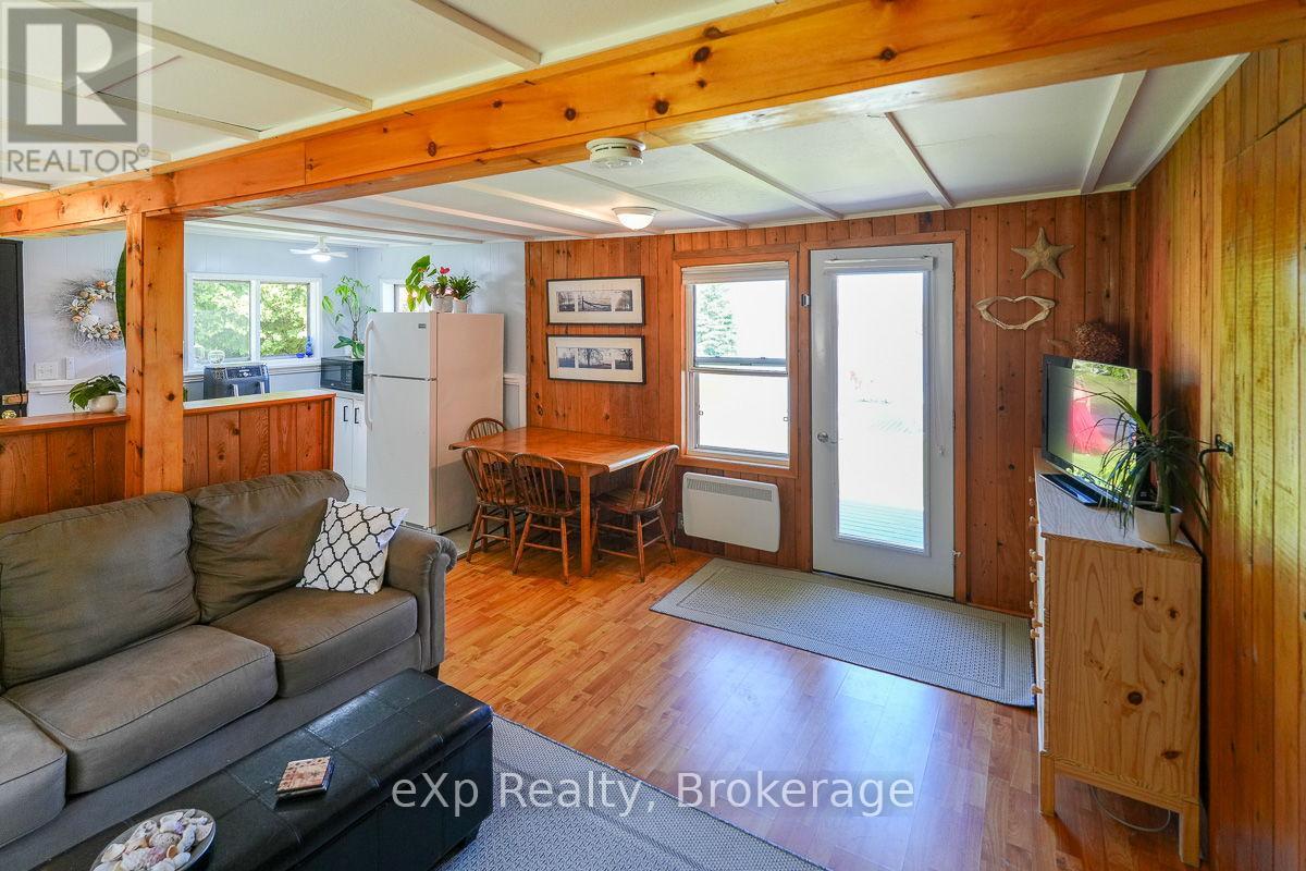 135 Lakeview Road, Chatsworth, Ontario  N0H 1G0 - Photo 13 - X12287684