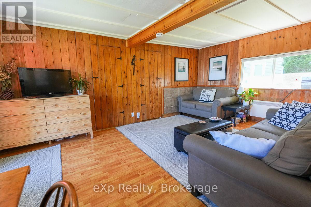 135 Lakeview Road, Chatsworth, Ontario  N0H 1G0 - Photo 9 - X12287684