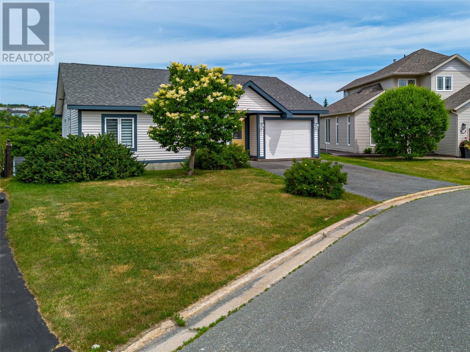 Property at 15 Sanderling Place image 2