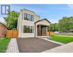 105 MURRAY DRIVE, Aurora, Ontario