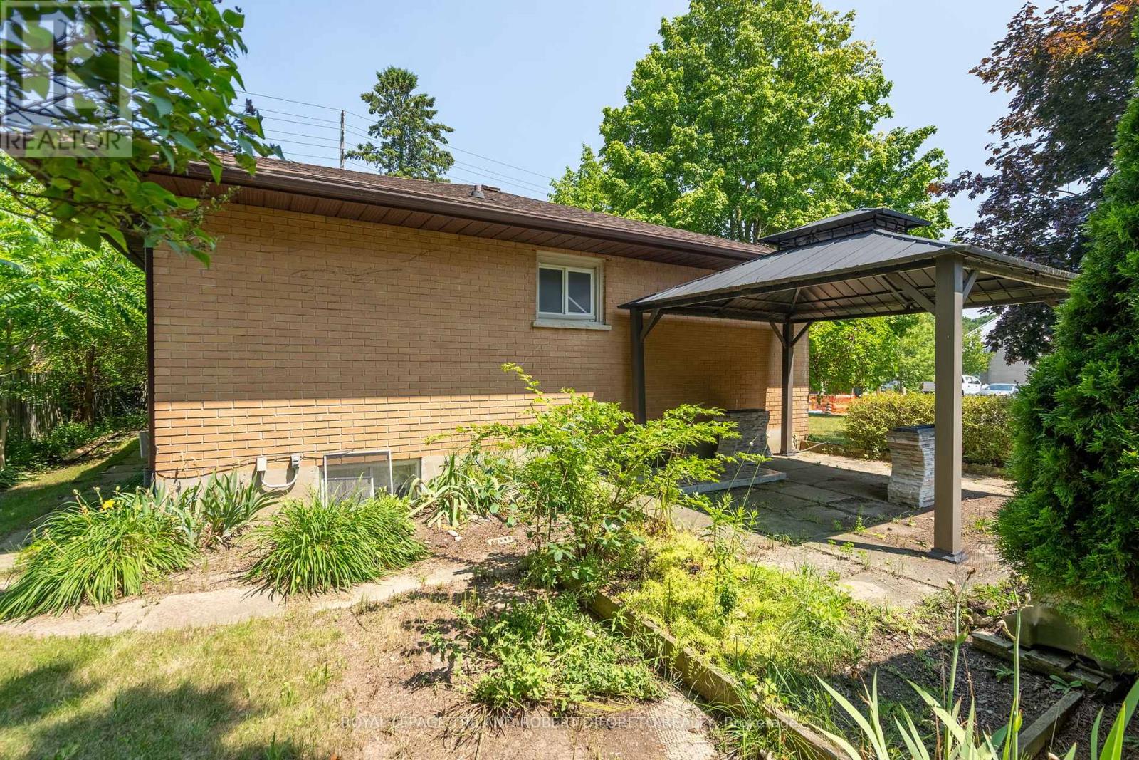 584 Wonderland Road N, London North (North P), Ontario  N6H 3E4 - Photo 12 - X12287856