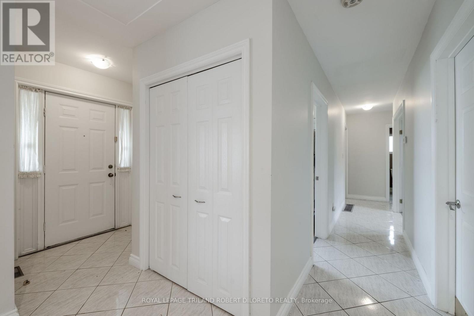 584 Wonderland Road N, London North (North P), Ontario  N6H 3E4 - Photo 15 - X12287856