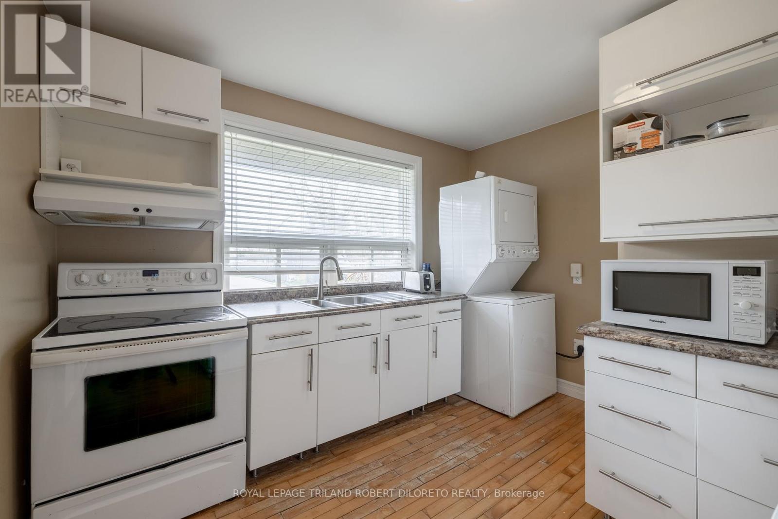 584 Wonderland Road N, London North (North P), Ontario  N6H 3E4 - Photo 18 - X12287856