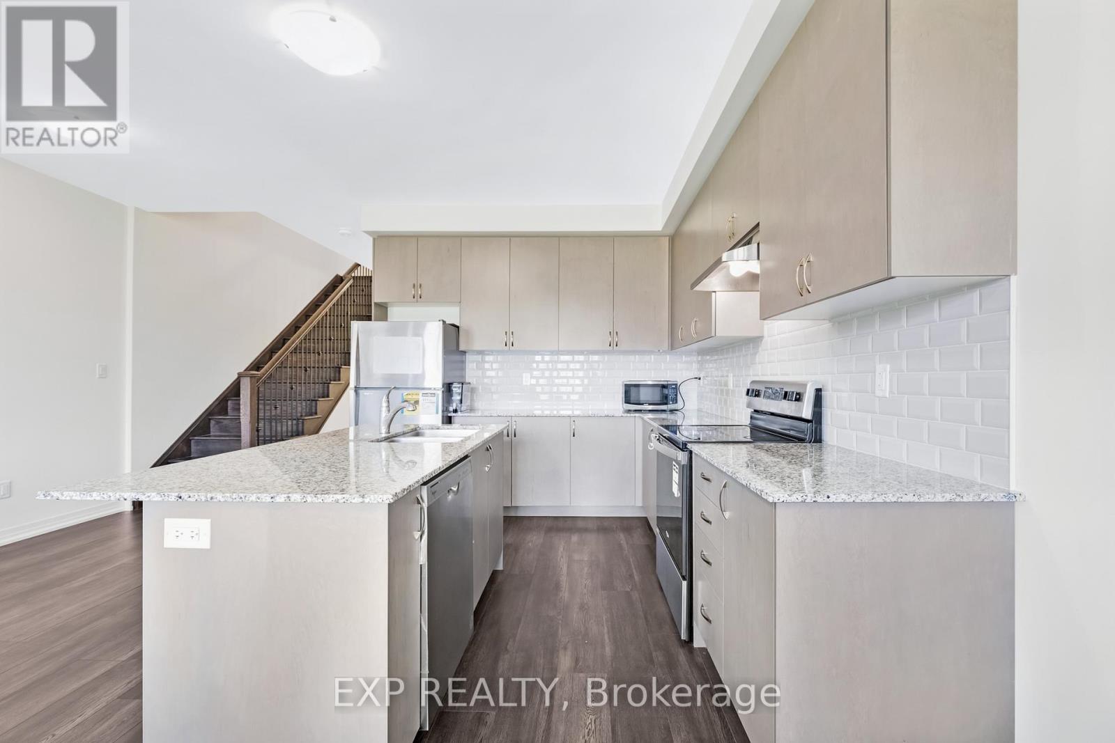 122 Turnberry Lane, Barrie, Ontario  L9J 0M3 - Photo 11 - S12287683