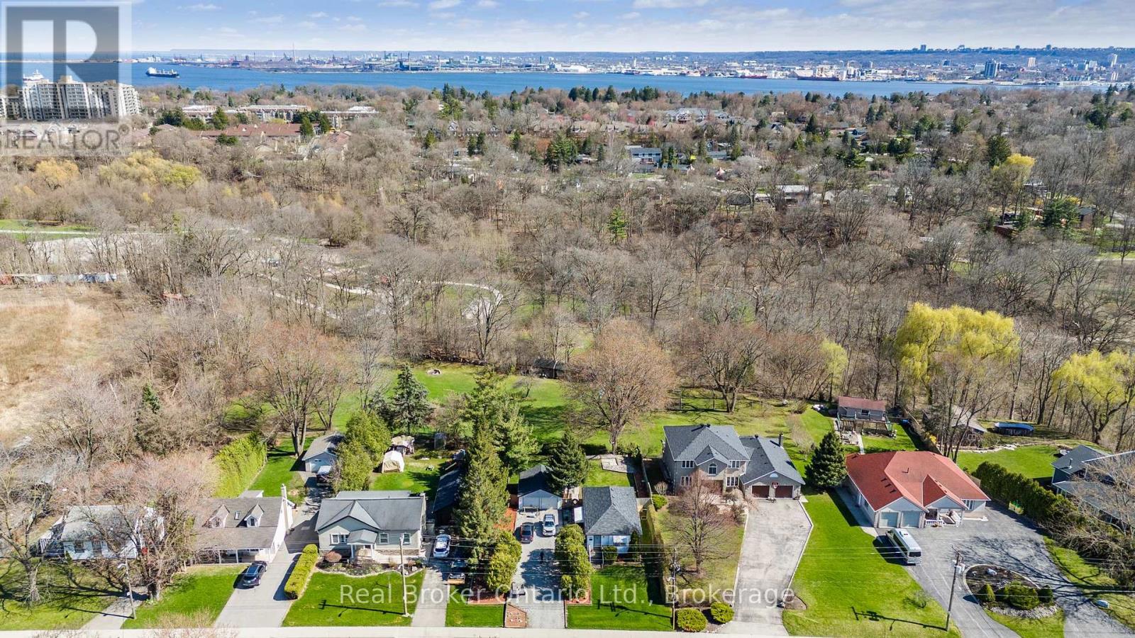 Property at 266 SUMACH DRIVE image 2