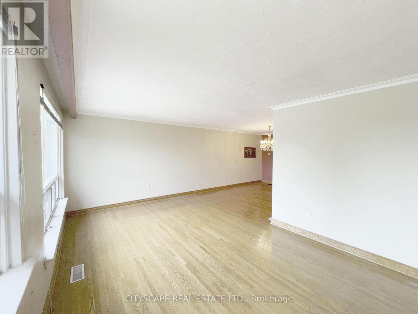113 Spenvalley Drive, Toronto, Ontario  M3L 1Z4 - Photo 10 - W12287693