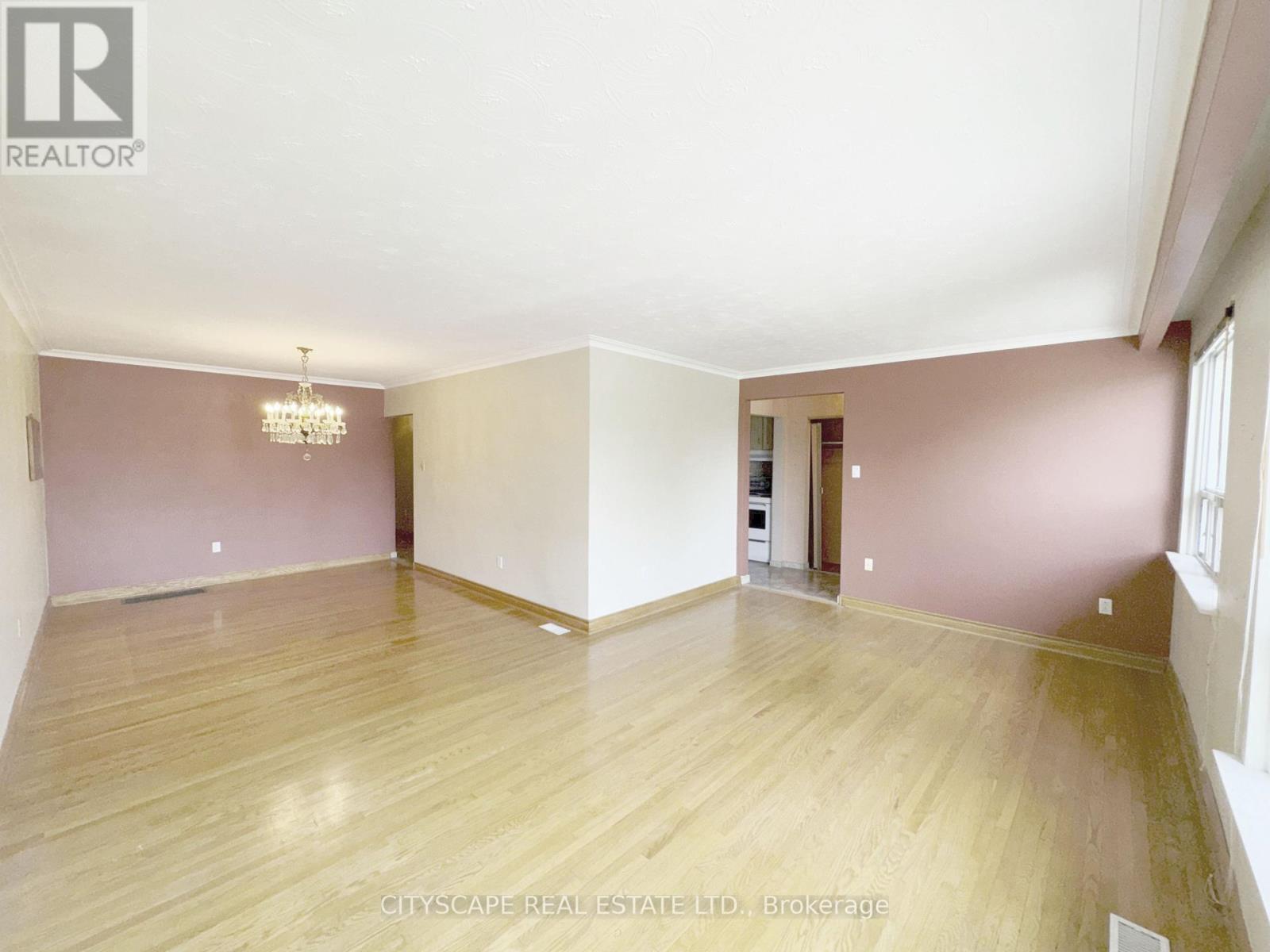 113 Spenvalley Drive, Toronto, Ontario  M3L 1Z4 - Photo 11 - W12287693