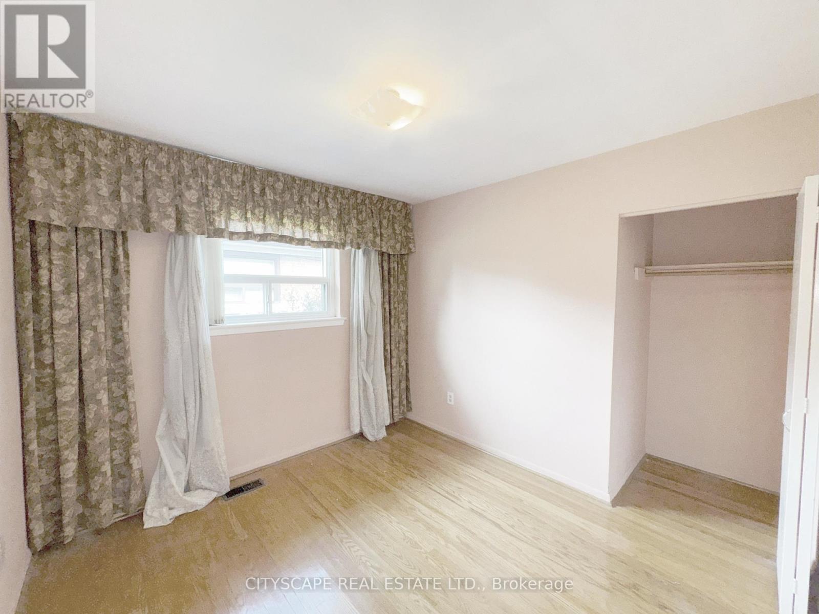 113 Spenvalley Drive, Toronto, Ontario  M3L 1Z4 - Photo 15 - W12287693