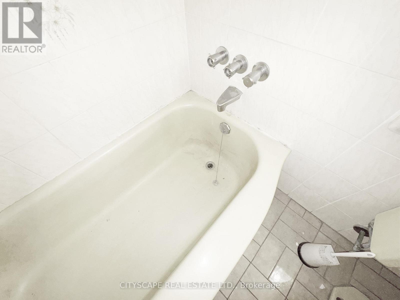 113 Spenvalley Drive, Toronto, Ontario  M3L 1Z4 - Photo 17 - W12287693