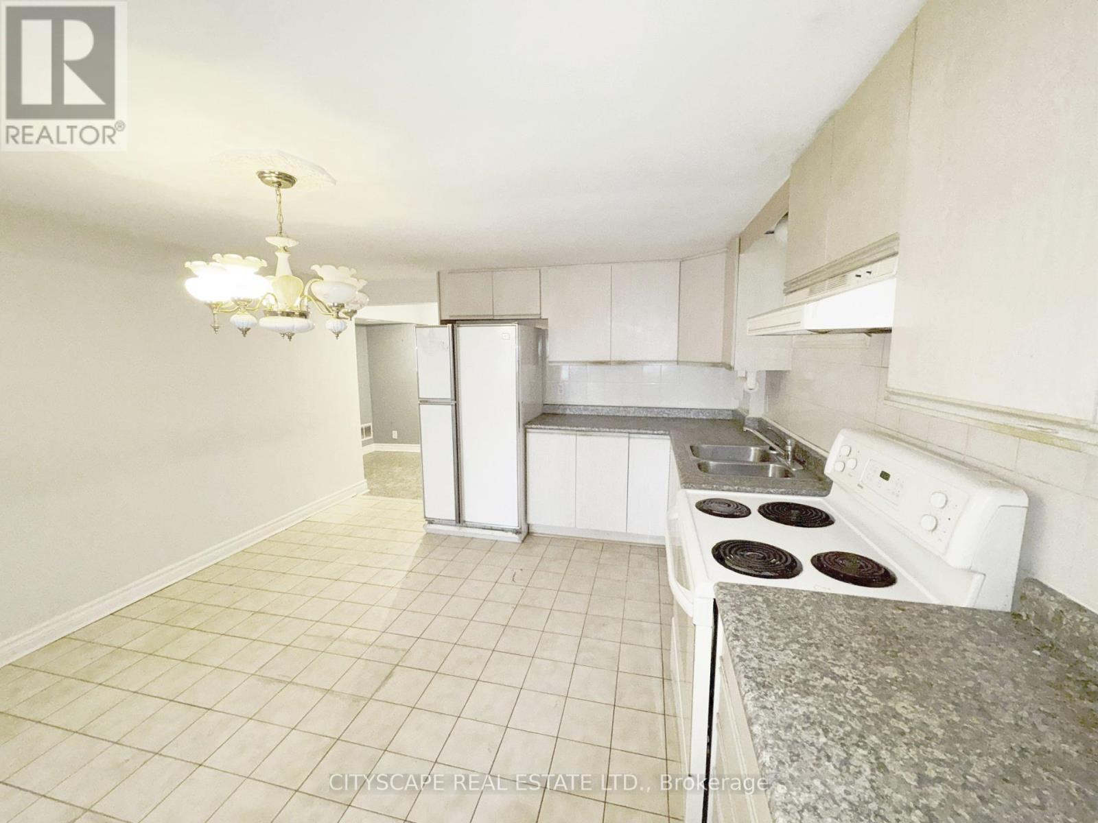 113 Spenvalley Drive, Toronto, Ontario  M3L 1Z4 - Photo 22 - W12287693