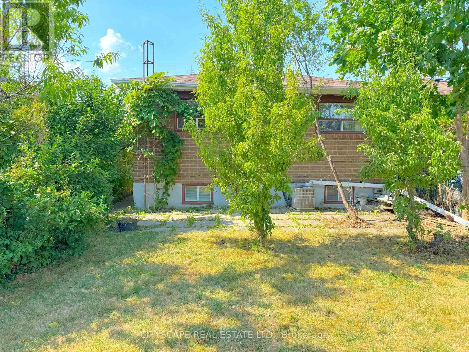 113 Spenvalley Drive, Toronto, Ontario  M3L 1Z4 - Photo 34 - W12287693