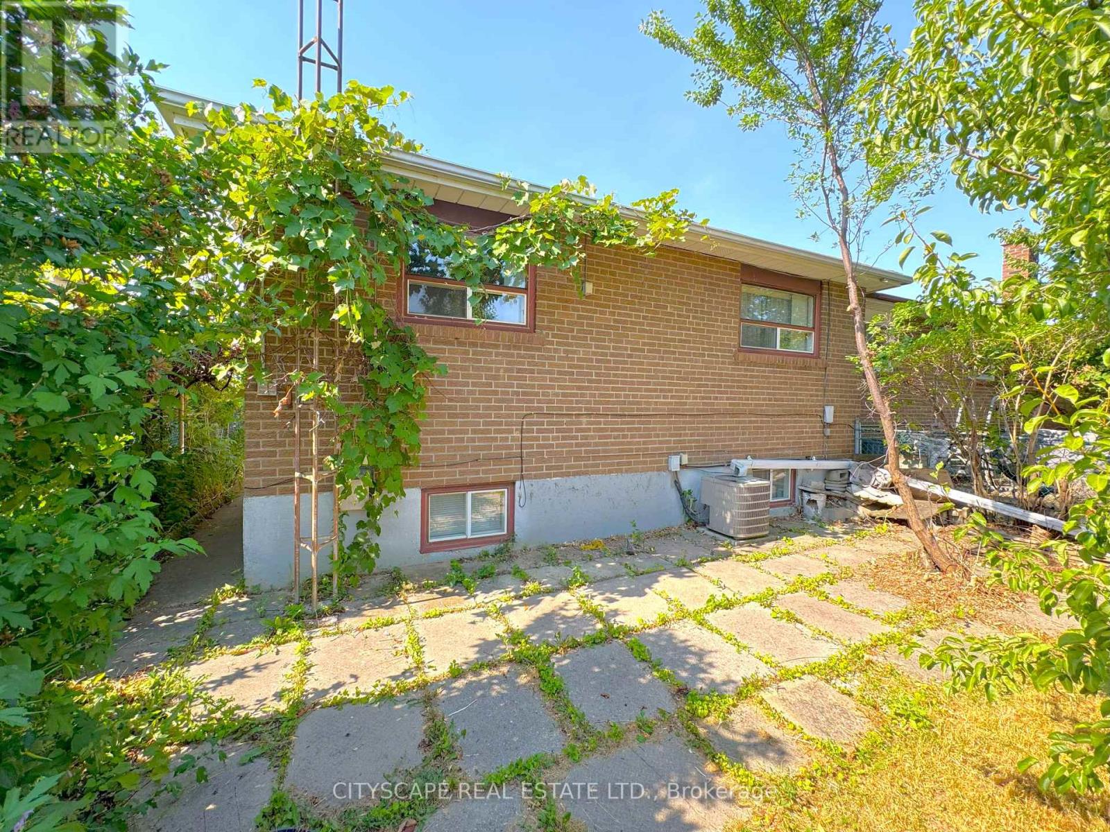 113 Spenvalley Drive, Toronto, Ontario  M3L 1Z4 - Photo 36 - W12287693