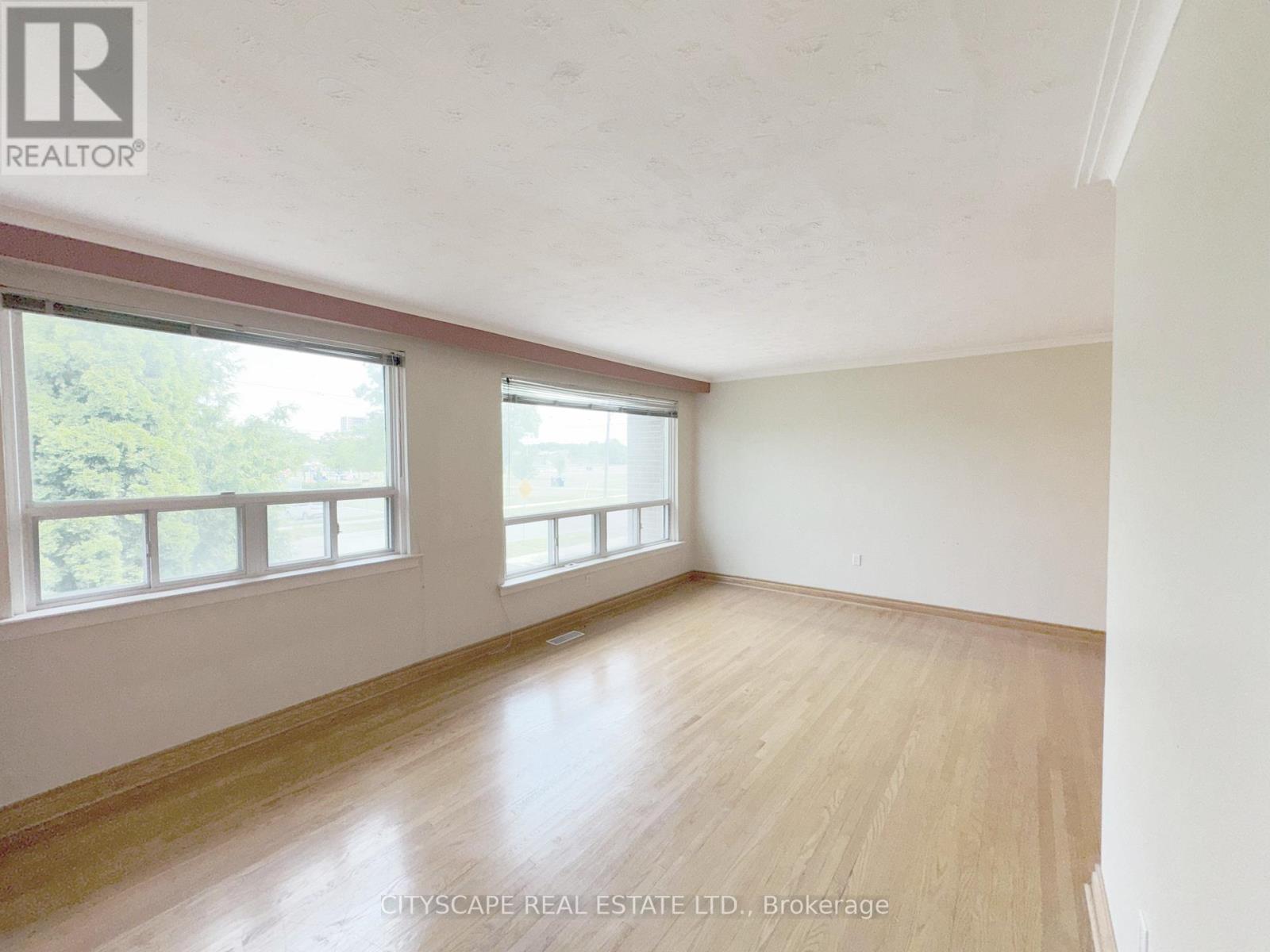 113 Spenvalley Drive, Toronto, Ontario  M3L 1Z4 - Photo 9 - W12287693