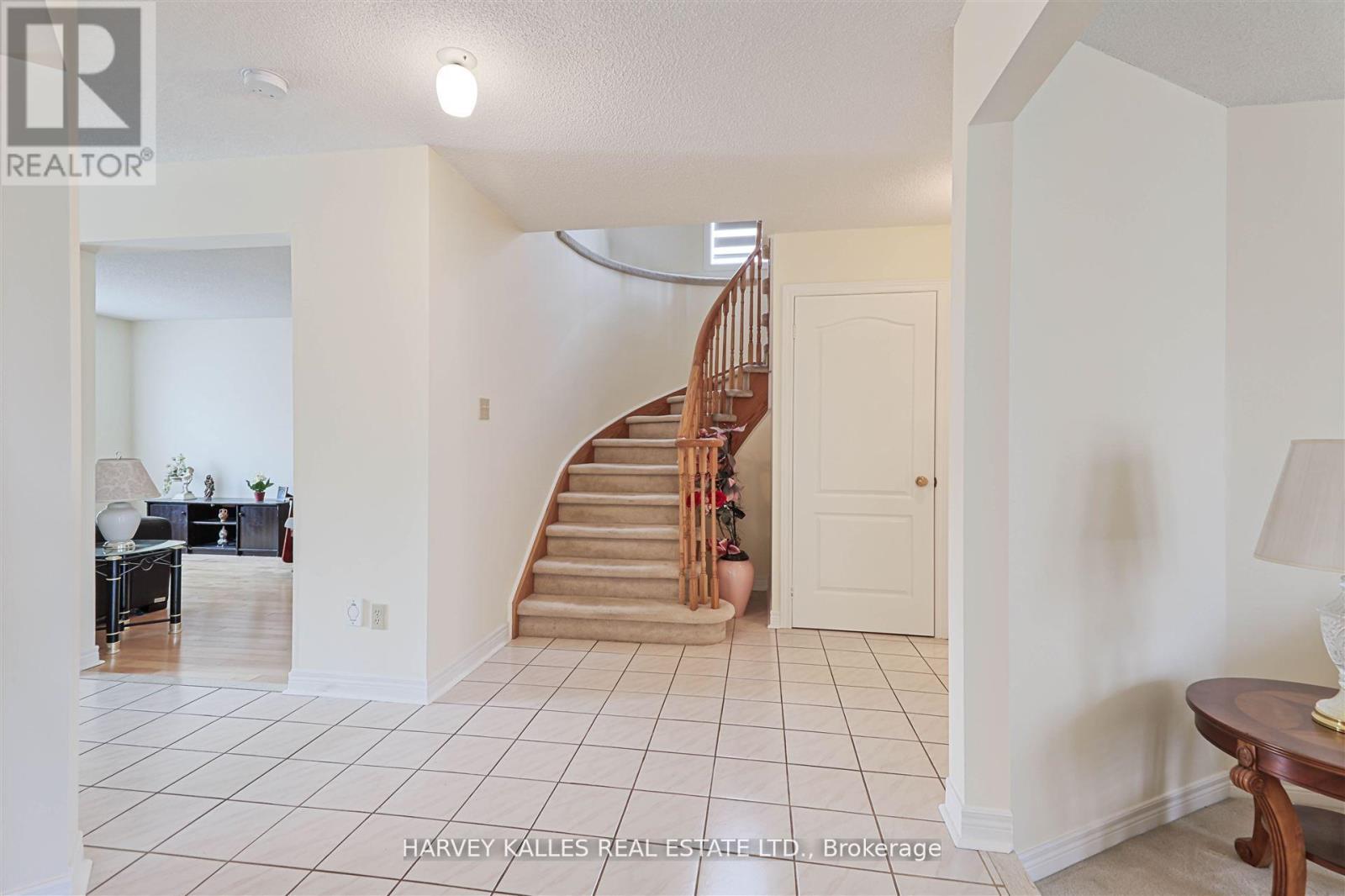 Property at 5108 HEATHERLEIGH AVENUE image 5