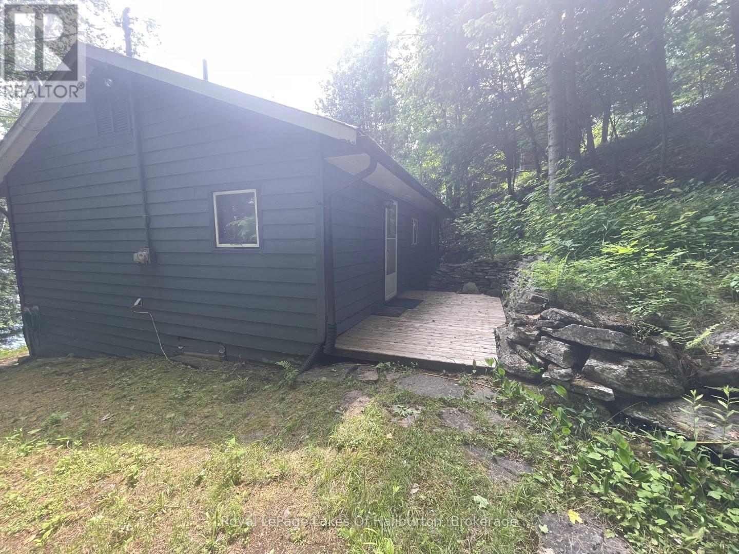 1010 Medley Trail, Minden Hills, Ontario  K0M 2K0 - Photo 6 - X12287870