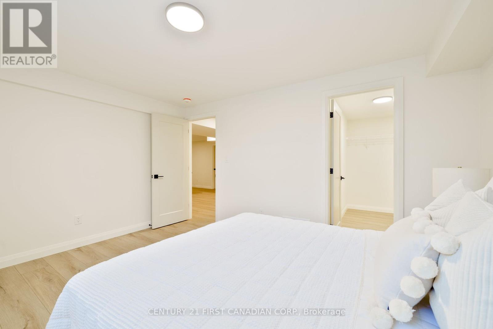 Photo 28 of 33 for 7 - 32 Postma Crescent