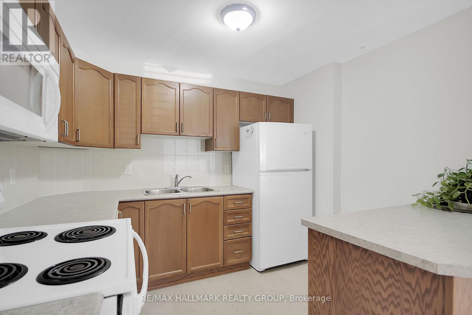 B - 251 Crestway Drive, Ottawa, Ontario  K2G 0A9 - Photo 10 - X12286844