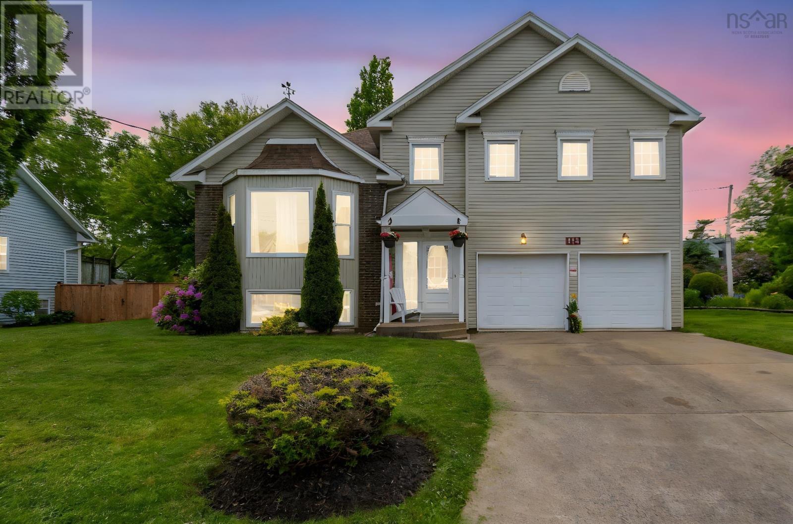 Property at 114 Diana Grace Avenue image 2