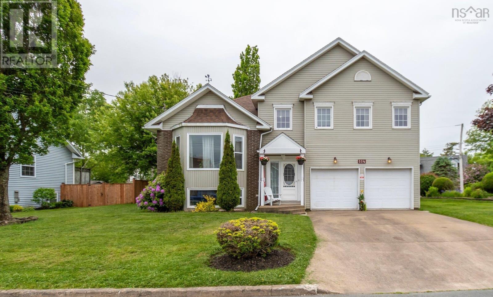 Property at 114 Diana Grace Avenue image 1